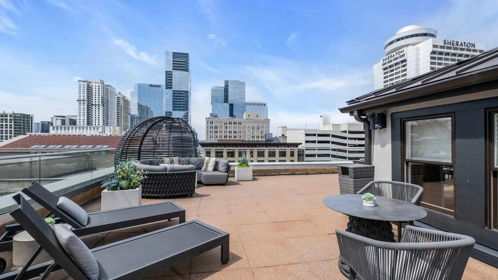 Skyline Suite With Penthouse & Rooftop Deck 6Br By Maddox Hotel Nashville Apartman