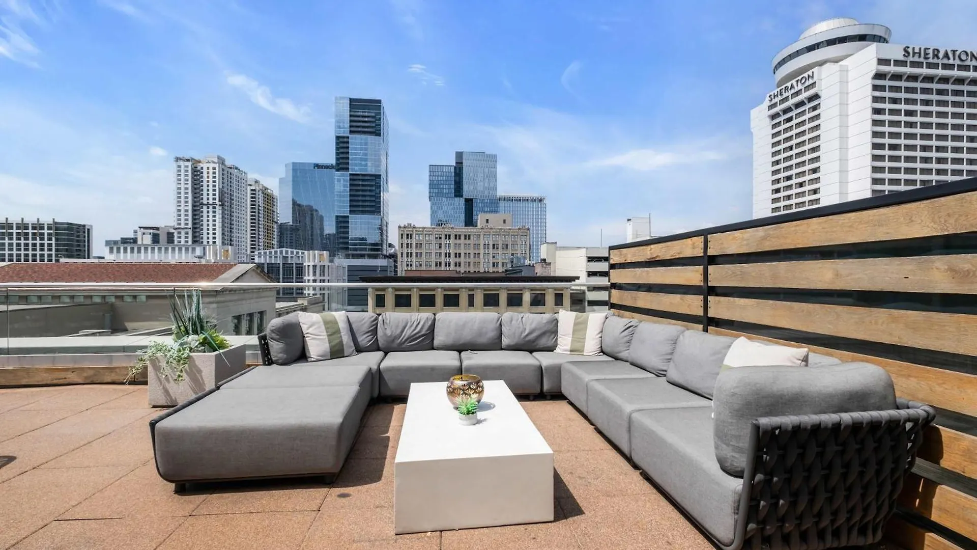 Skyline Suite With Penthouse & Rooftop Deck 6Br By Maddox Hotel Nashville
