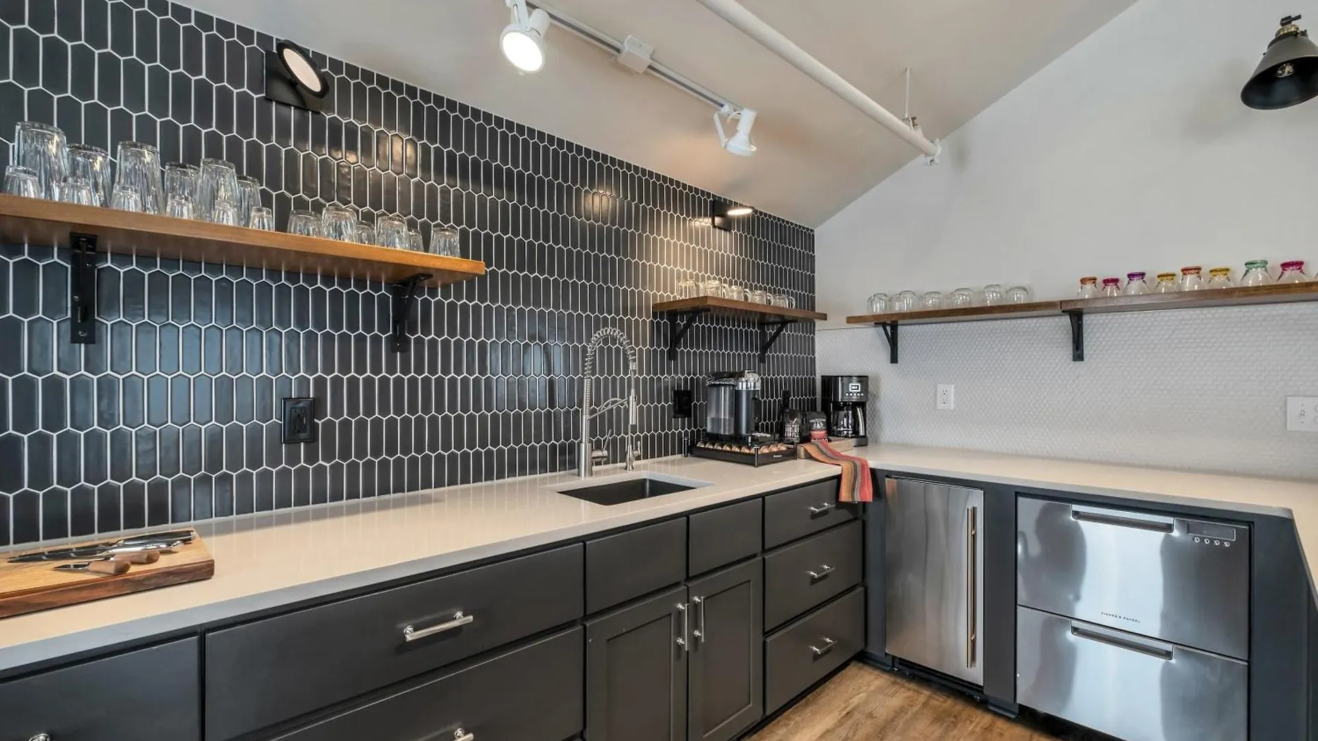 Skyline Suite With Penthouse & Rooftop Deck 6Br By Maddox Hotel Nashville 0*,  Amerikai Egyesült Államok