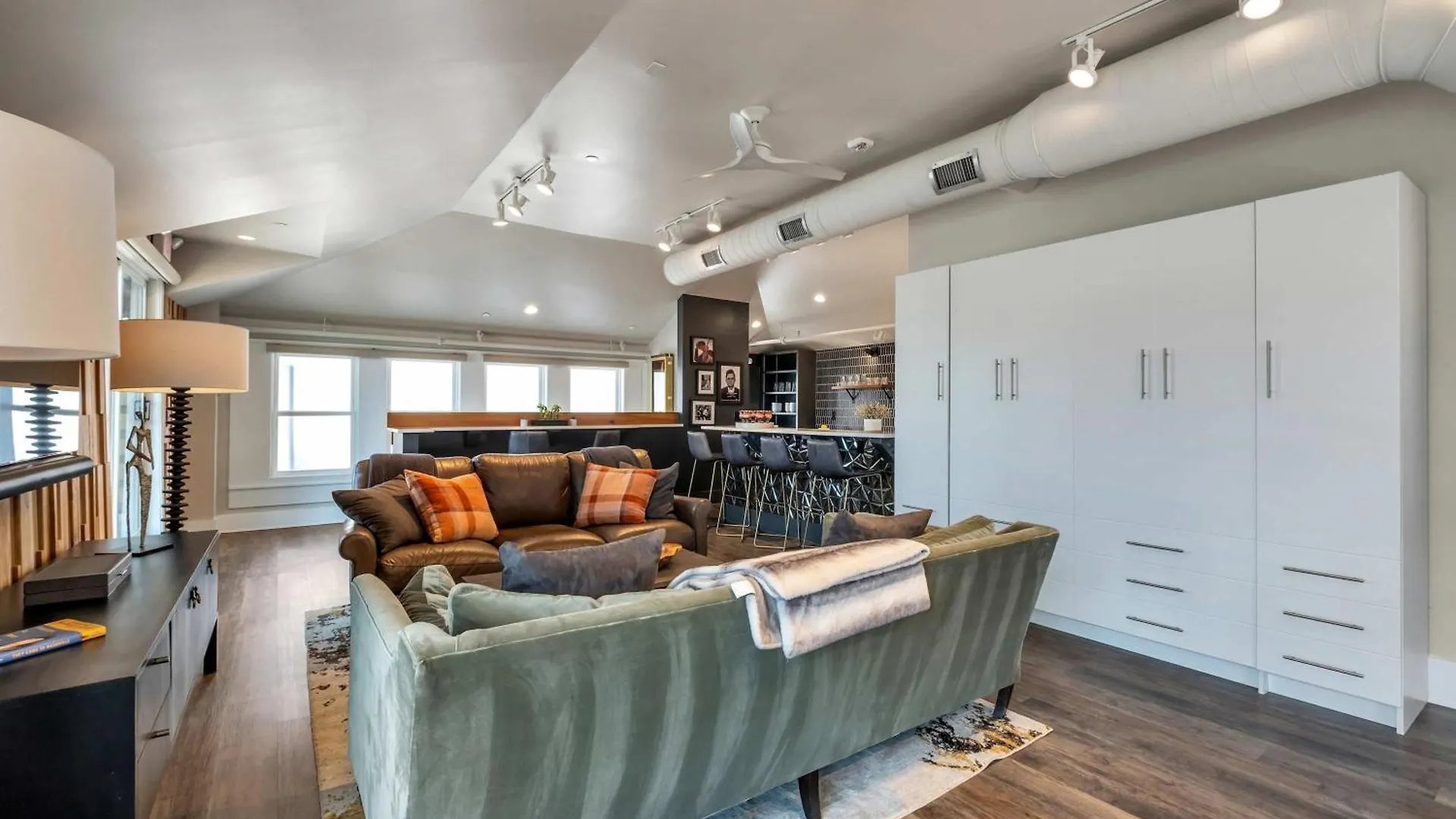 Skyline Suite With Penthouse & Rooftop Deck 6Br By Maddox Hotel Nashville