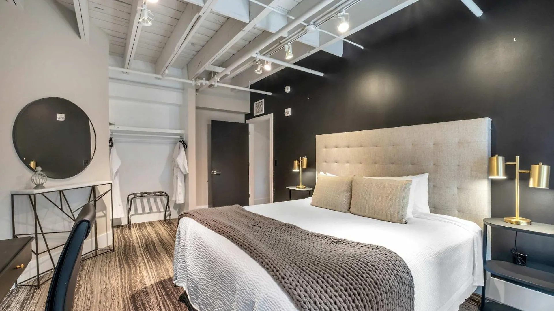Skyline Suite With Penthouse & Rooftop Deck 6Br By Maddox Hotel Nashville Apartman
