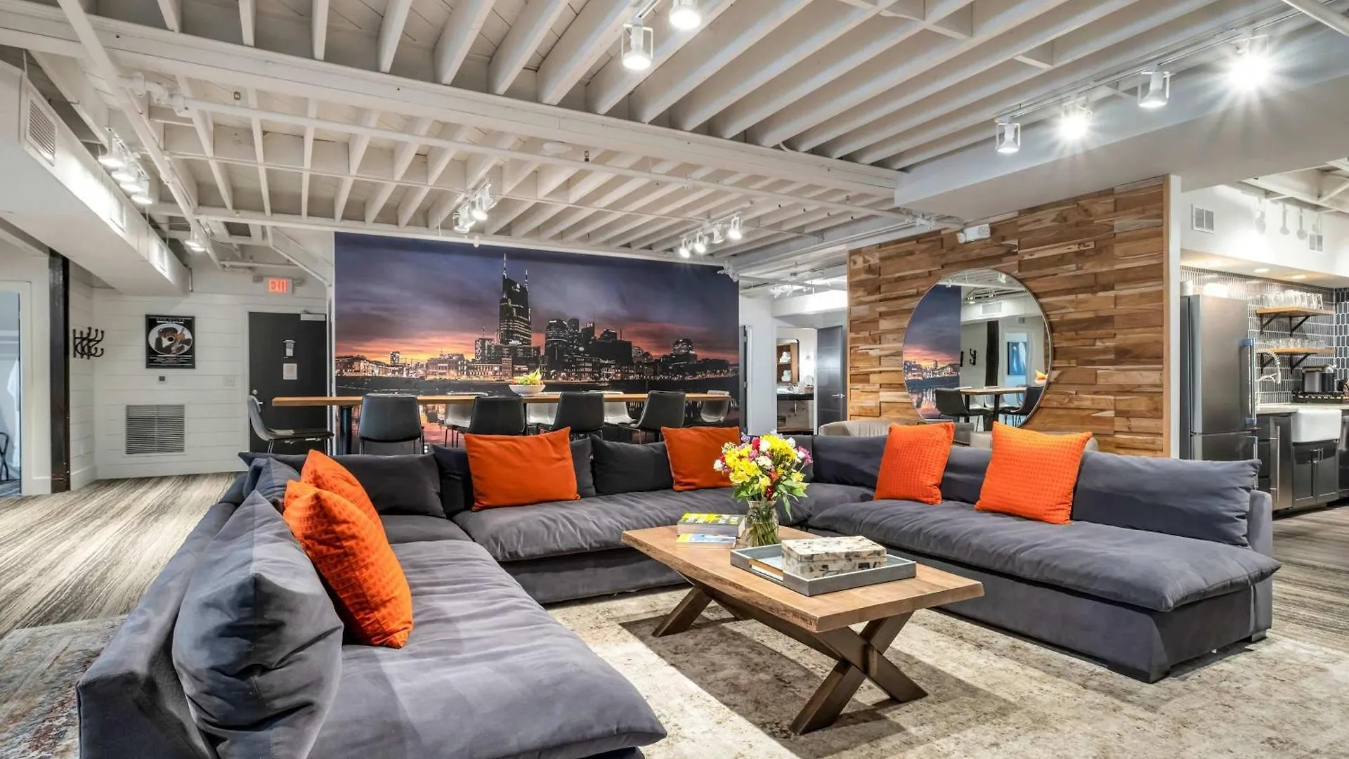 Skyline Suite With Penthouse & Rooftop Deck 6Br By Maddox Hotel Nashville